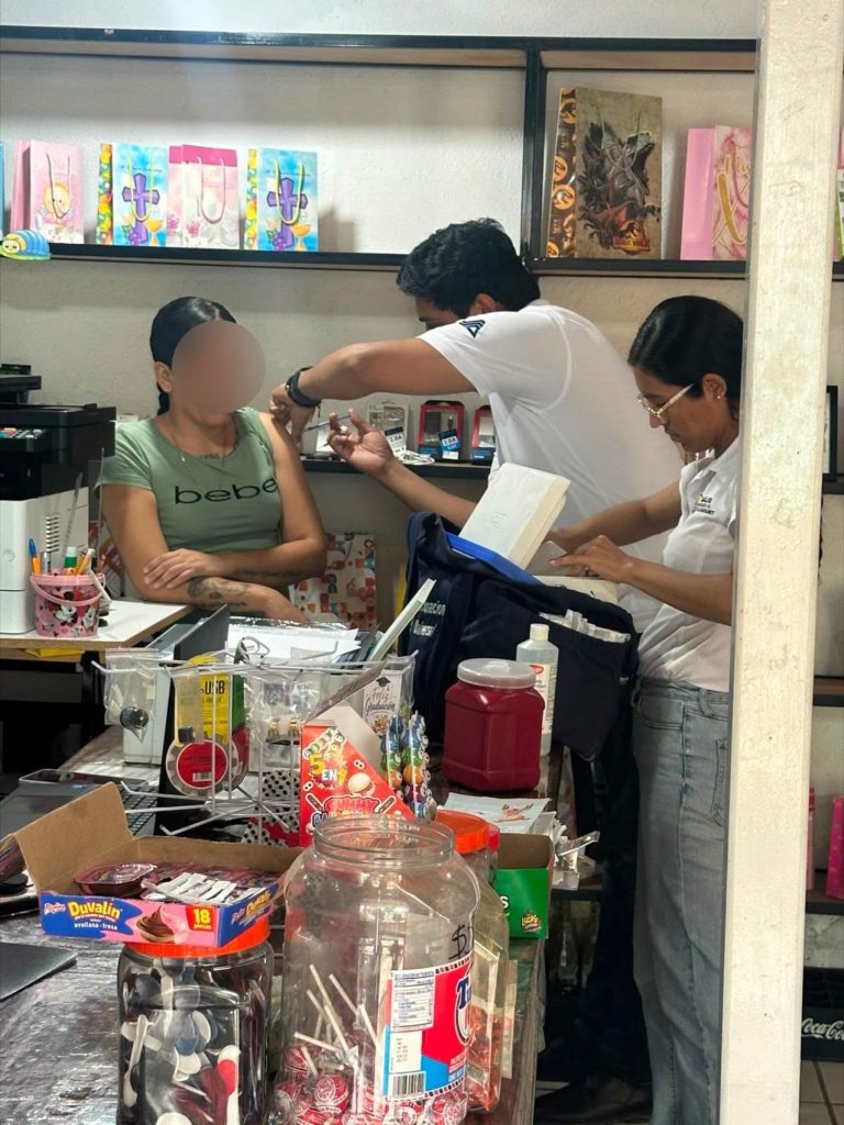 Salud y Protección Civil  atienden a familias afectadas en Tepuzhuacán