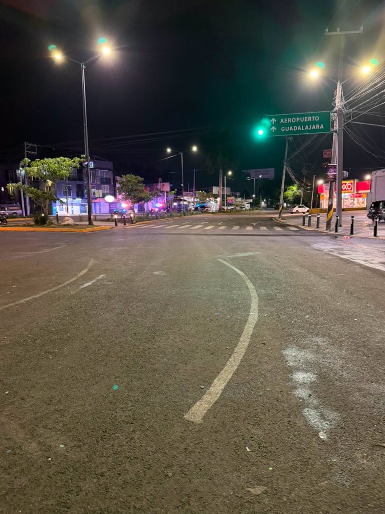 Limpieza en avenida Insurgentes restablece condiciones tras festejos deportivos en Tepic