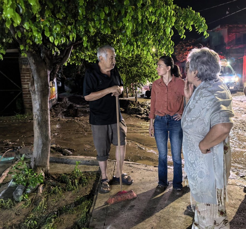 Desborde del arroyo El Panal moviliza a autoridades en Amatlán de Cañas
