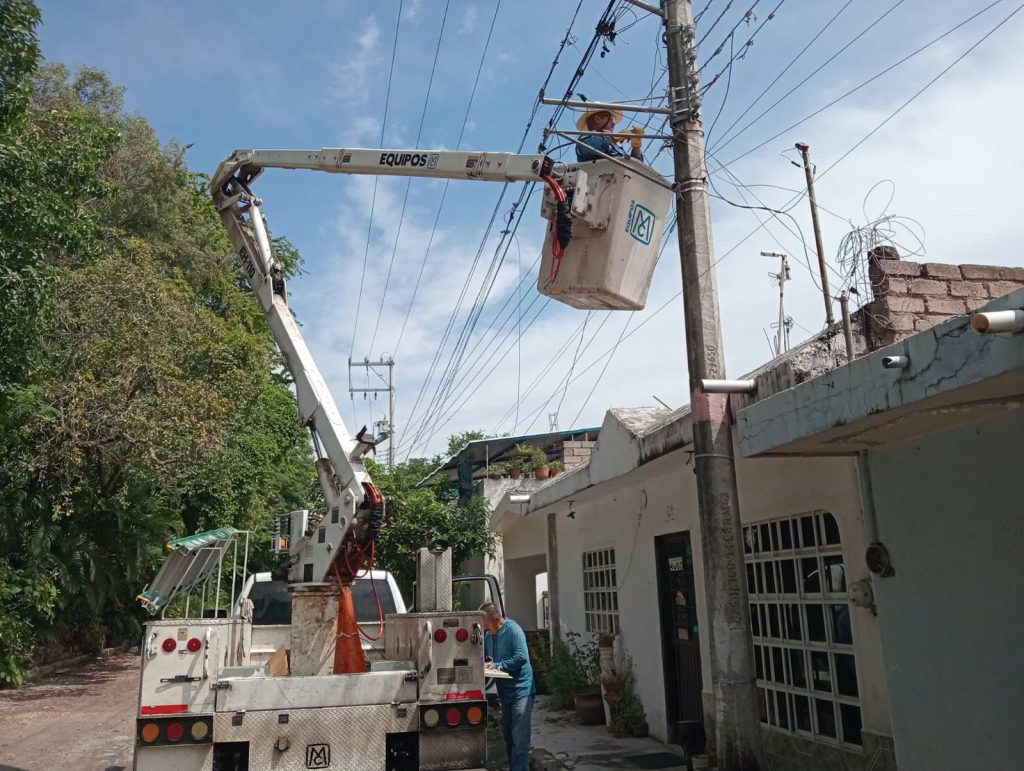 Gobierno de Tepic fortalece alumbrado público con mantenimiento en la colonia Dos de Agosto 1 Gobierno de Tepic fortalece alumbrado público con mantenimiento en la colonia Dos de Agosto
