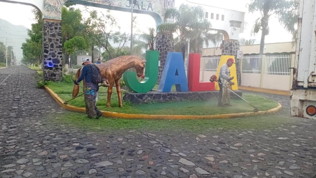 Jala fortalece el mantenimiento urbano con jornada permanente de poda y conservación de espacios públicos