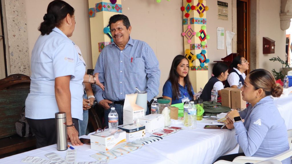 Ahuacatlán realiza Jornada de Servicios Gratuitos con motivo del Día Naranja 2 Ahuacatlán realiza Jornada de Servicios Gratuitos con motivo del Día Naranja