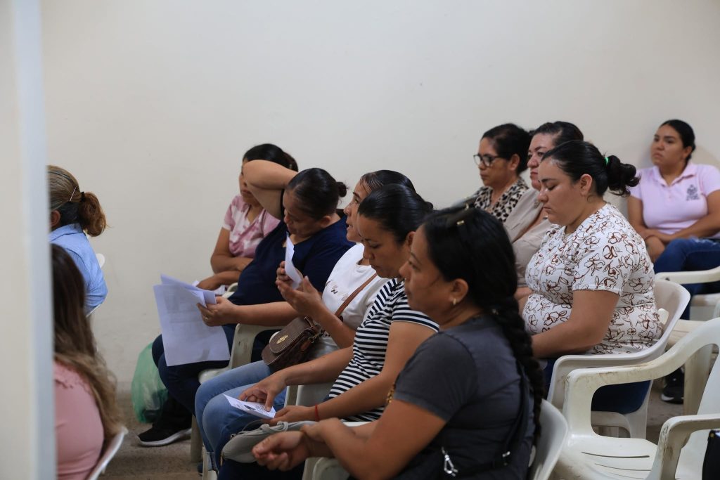 Plática sobre financiamiento para mujeres acerca opciones para emprender en Amatlán de Cañas 2 Plática sobre financiamiento para mujeres acerca opciones para emprender en Amatlán de Cañas