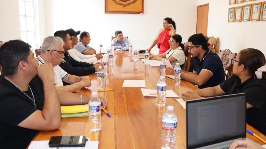 Ahuacatlán analiza acciones para atender reportes sobre perros en situación de calle y fortalecer el control sanitario del Rastro Municipal 2 Ahuacatlán analiza acciones para atender reportes sobre perros en situación de calle y fortalecer el control sanitario del Rastro Municipal