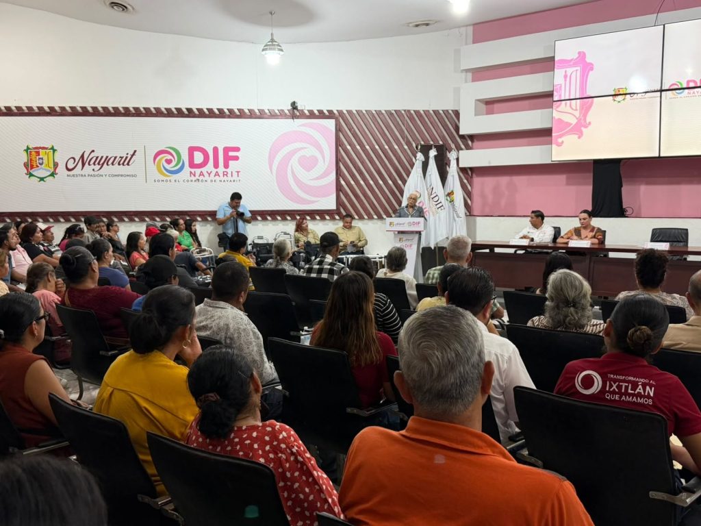 DIF Amatlán de Cañas entrega sillas de ruedas para mejorar la movilidad de familias del municipio 1 DIF Amatlán de Cañas entrega sillas de ruedas para mejorar la movilidad de familias del municipio