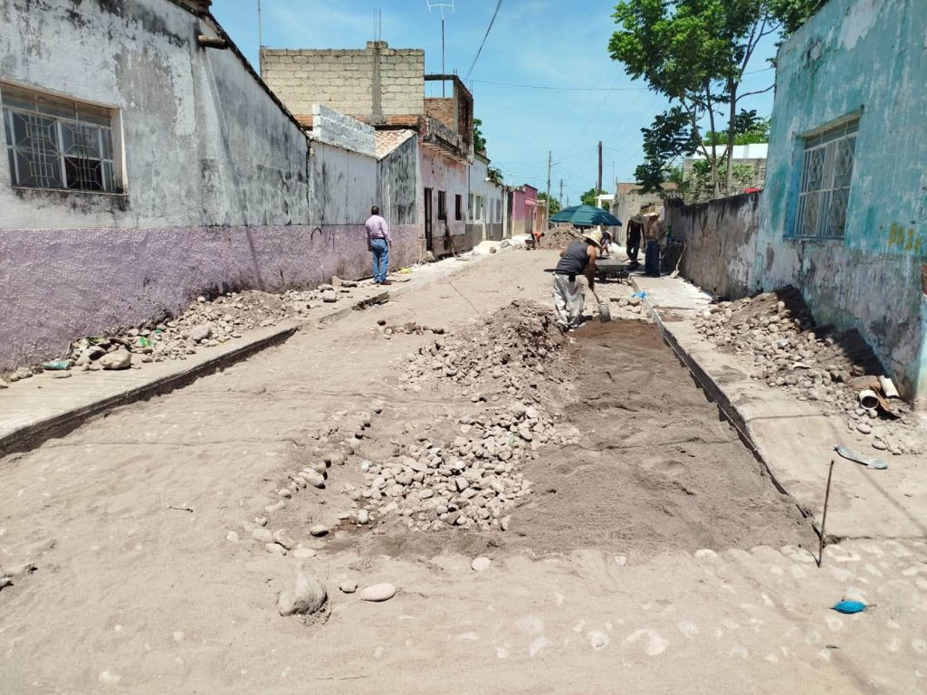 Avanza obra de empedrado en la calle Anacleto Correa de Tuxpan 2 Avanza obra de empedrado en la calle Anacleto Correa de Tuxpan