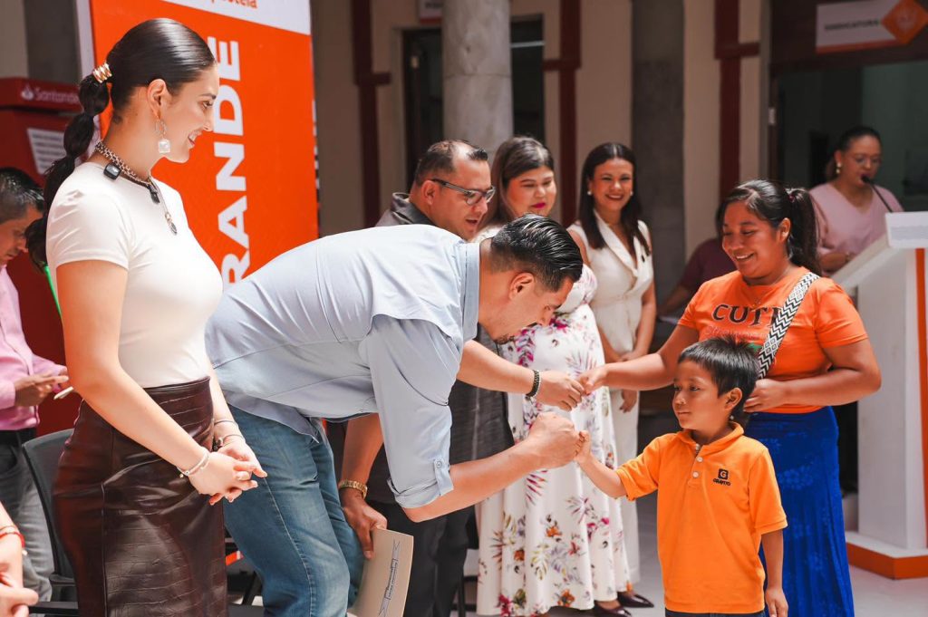 Compostela impulsa acciones para garantizar identidad y derechos de niñas y niños