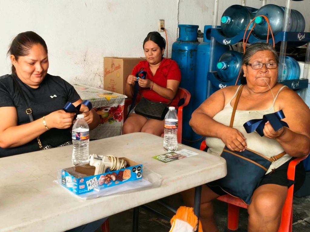 Curso de elaboración de moños escolares fortalece la capacitación de mujeres en San Blas