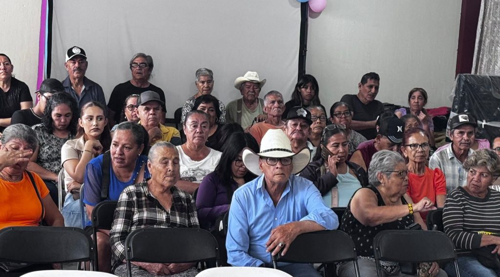 Entrega DIF Municipal lentes gratuitos a 250 beneficiarios de Ahuacatlán